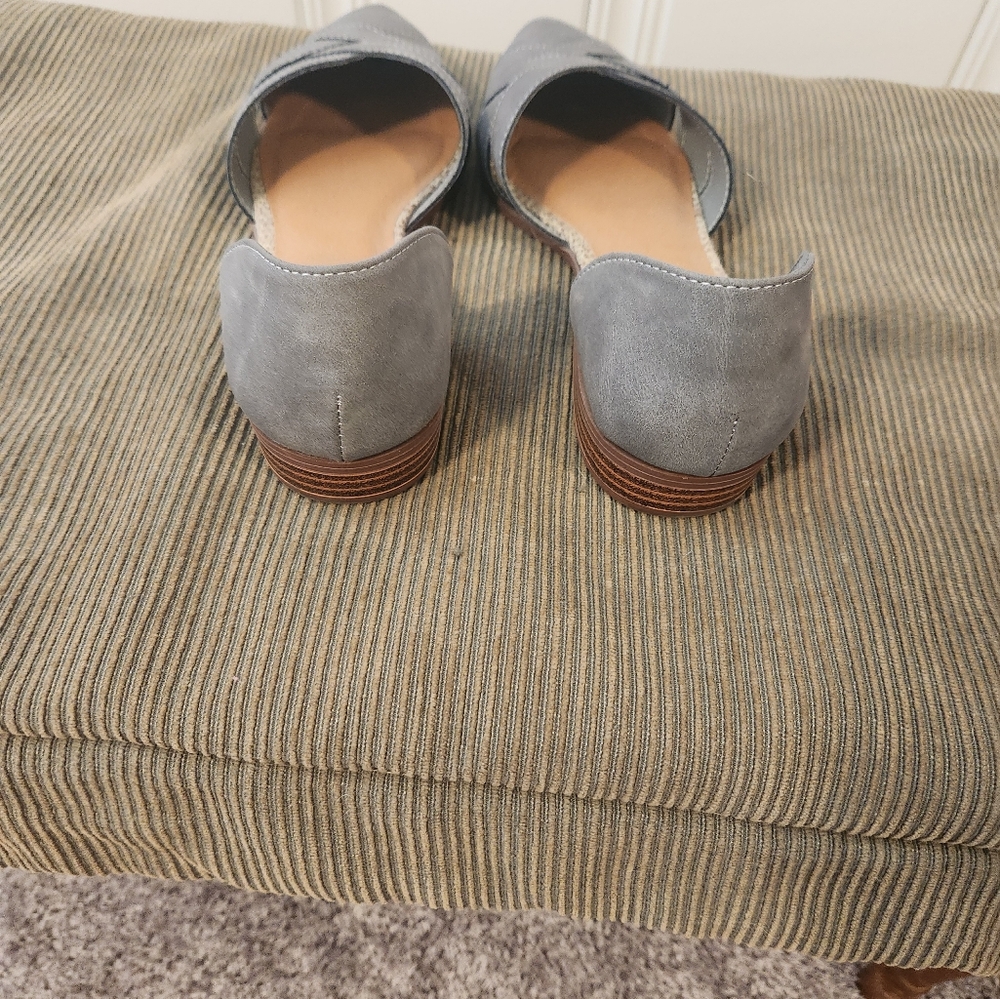 Flats - Picture 2 of 3